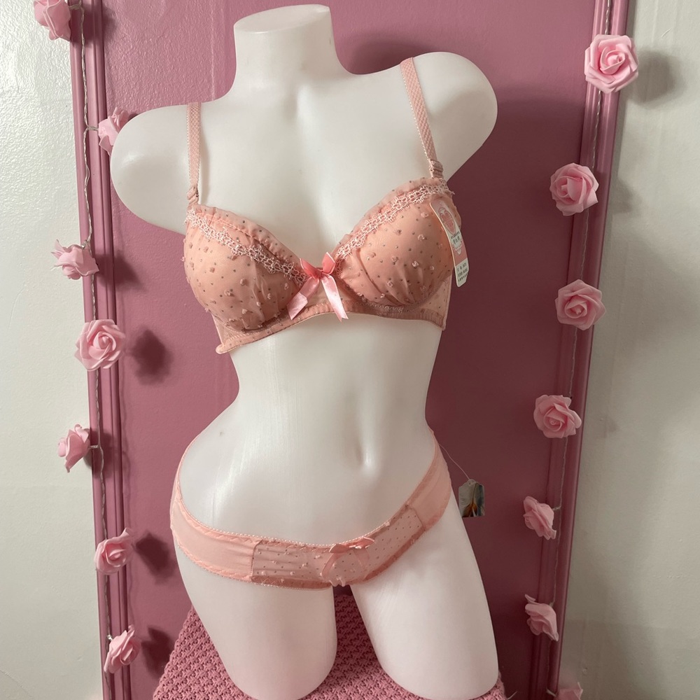 34A - NWT - lingerie set bra & panties push-up pink